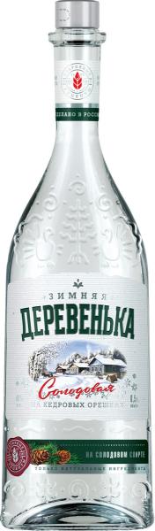 Водка ЗИМНЯЯ ДЕРЕВЕНЬКА Особая кедровая 0,5л 40%