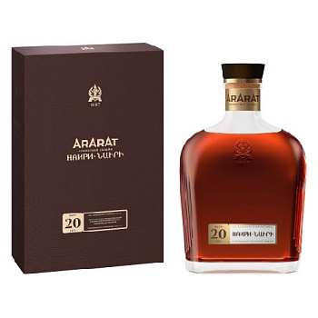 Коньяк АРАРАТ Наири 20 лет п/уп. 0,5л 40%